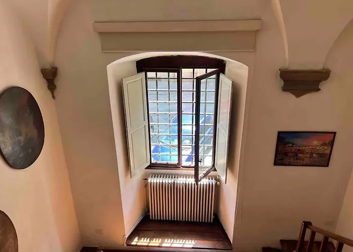 Ponte Vecchio Cozy Oltrarno Apartment